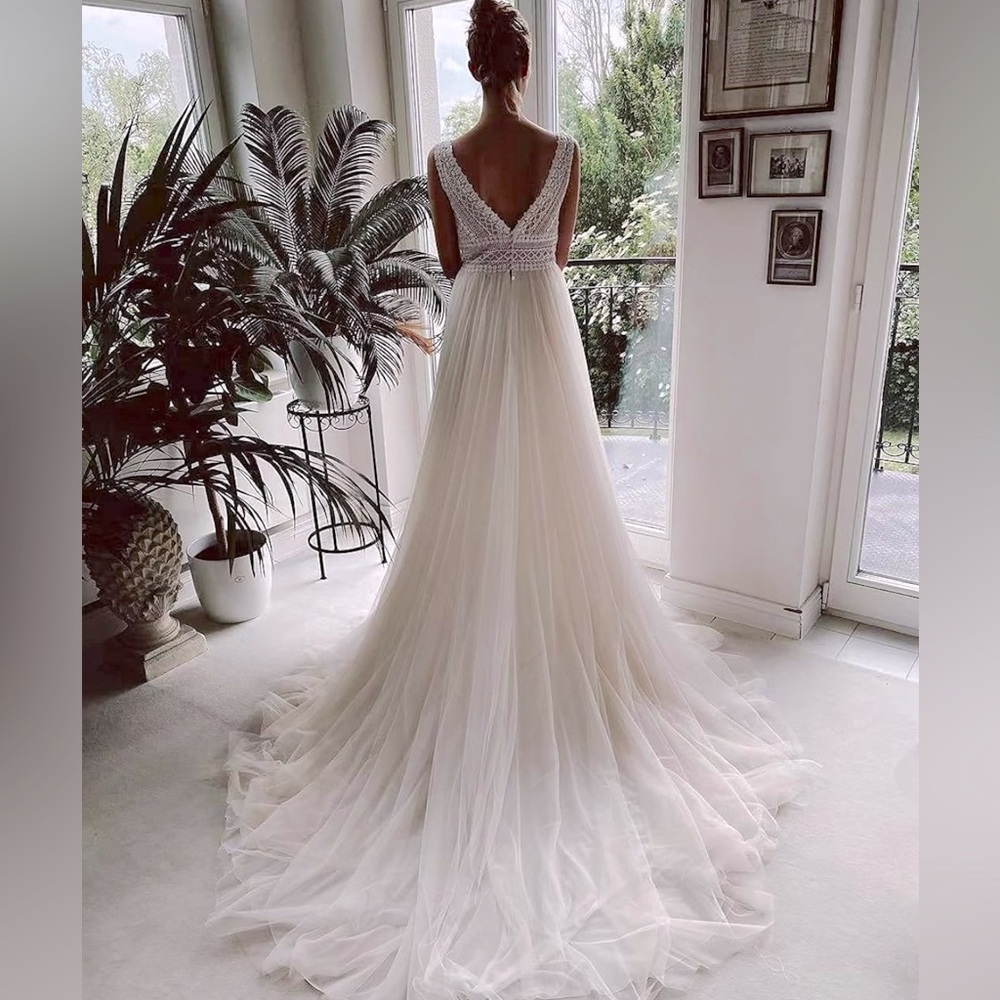 Wedding Dress Sleeveless Sweap Train Sling V-Neck A-Line Lace Wedding Gown Med